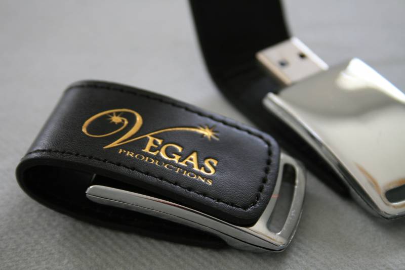 Clés USB de luxe en métal et cuir personnalisées pour évènementiel à Cannes 06